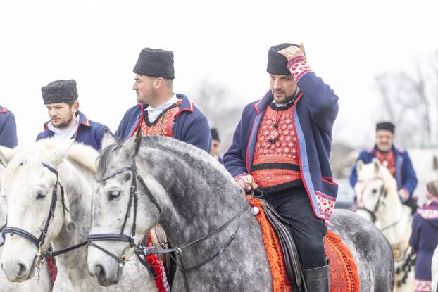 Đakovački bušari – pokladno jahanje u Širokom Polju