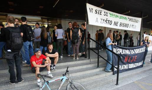 Plenum Filozofskog fakulteta: Vlada manipulira studentima