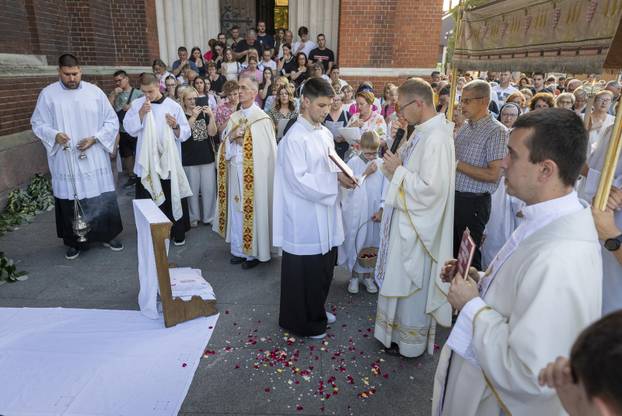 Osijek: Misno slavlje na svetkovinu Tijelova u osječkoj konkatedrali sv. Petra i Pavla