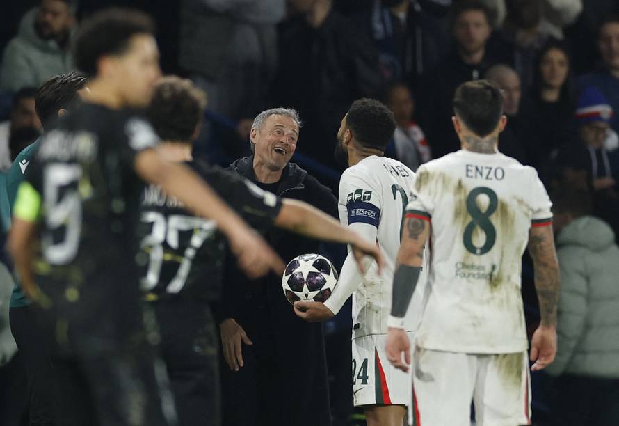 UEFA Champions League - Round of 16 - First Leg - Paris St Germain v Chelsea