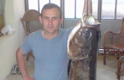 Ulovio je ribu tolstolobik tešku 22 kg i dugu 127 cm