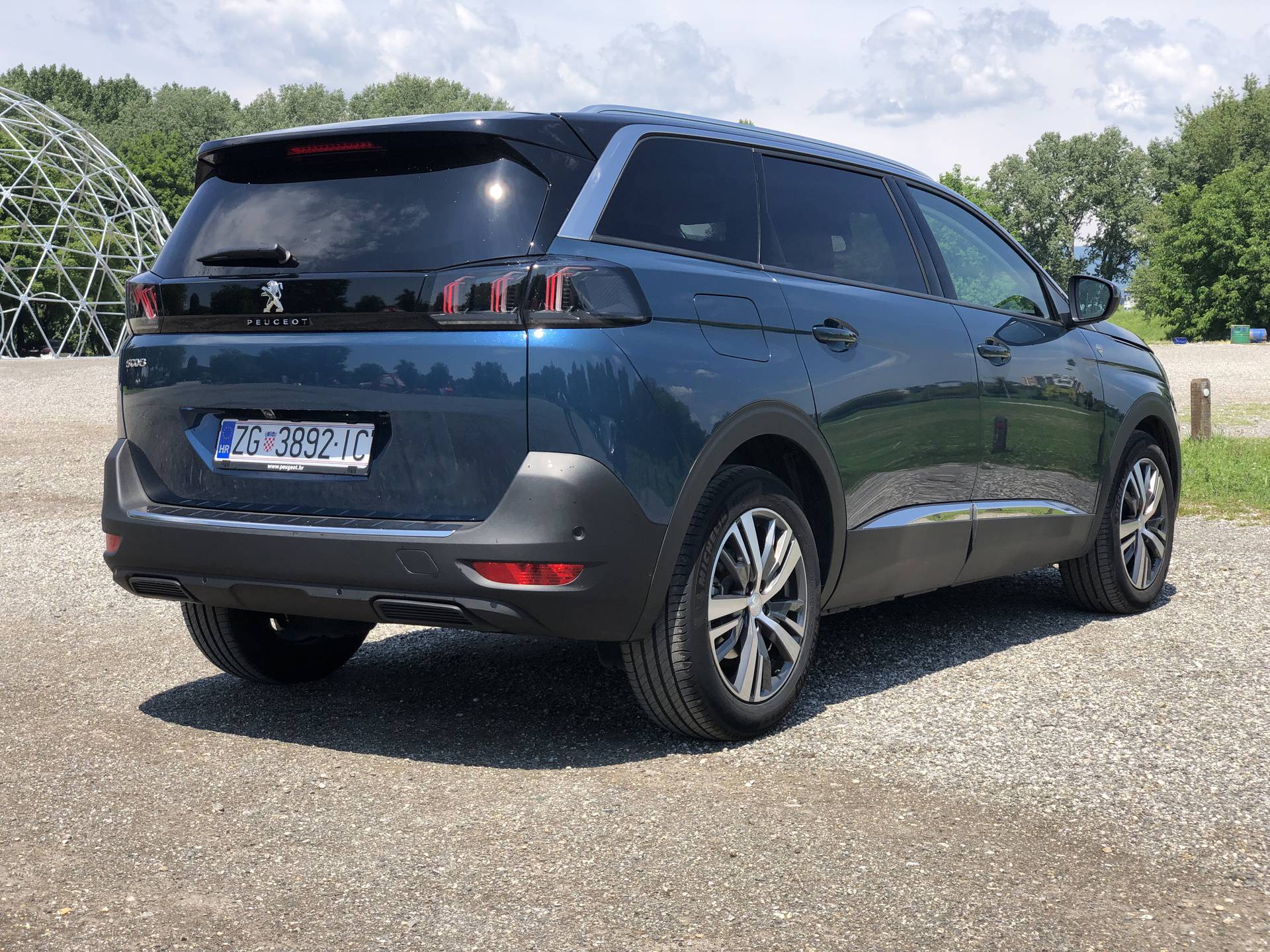 Peugeot 5008, atraktivan i dobar SUV idealan za putovanja