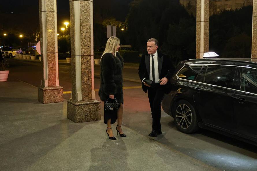 Zagreb: Dolazak uzvanika na svadbu Marijana Kustića i Nike Perenčević