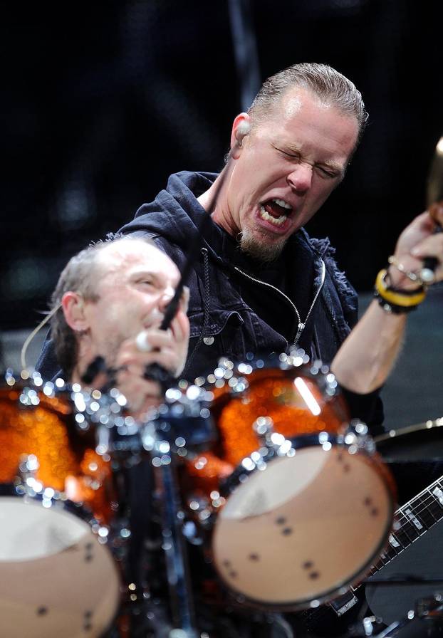 ARHIVA - 2010. Zagreb: Metallica na Hipodromu oduševila preko 30 tisu?a fanova, a kiša je lijevala kao iz kabla