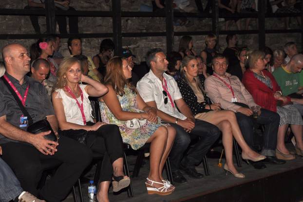 Pula: Thompson sa suprugom Sandrom na projekciji filma Joze u Areni