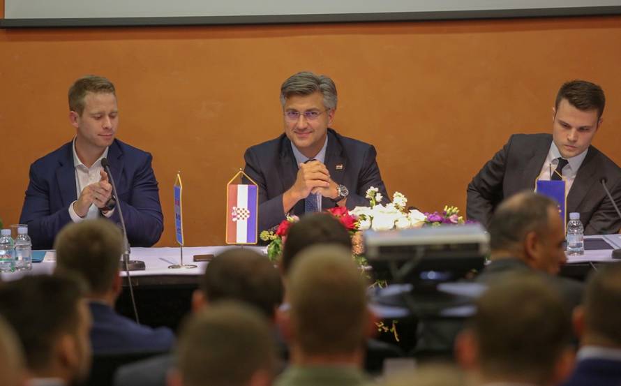Zagreb: Andrej PlenkoviÄ na obiljeÅ¾avanju 29. obljetnice osnutka MladeÅ¾i HDZ-a