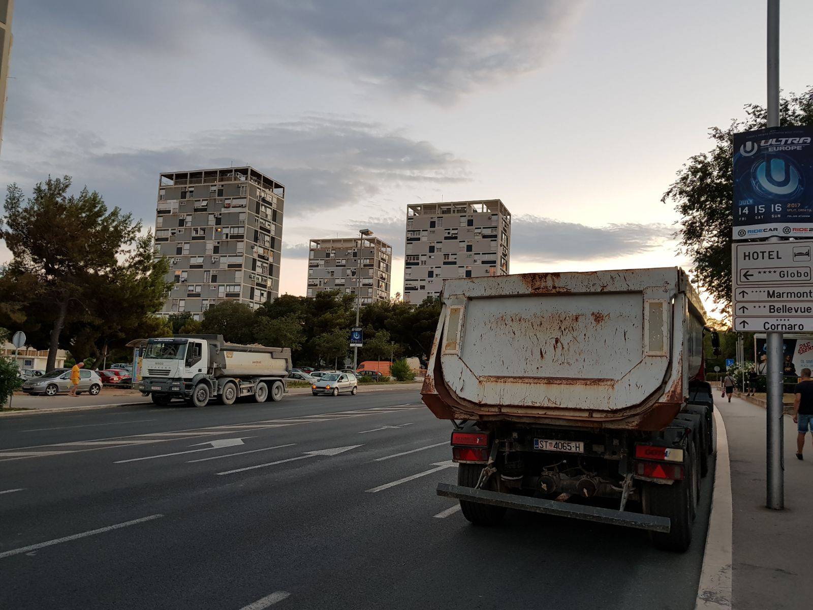 Kamioni puni pijeska u Splitu: Antiterorističke mjere za Ultru