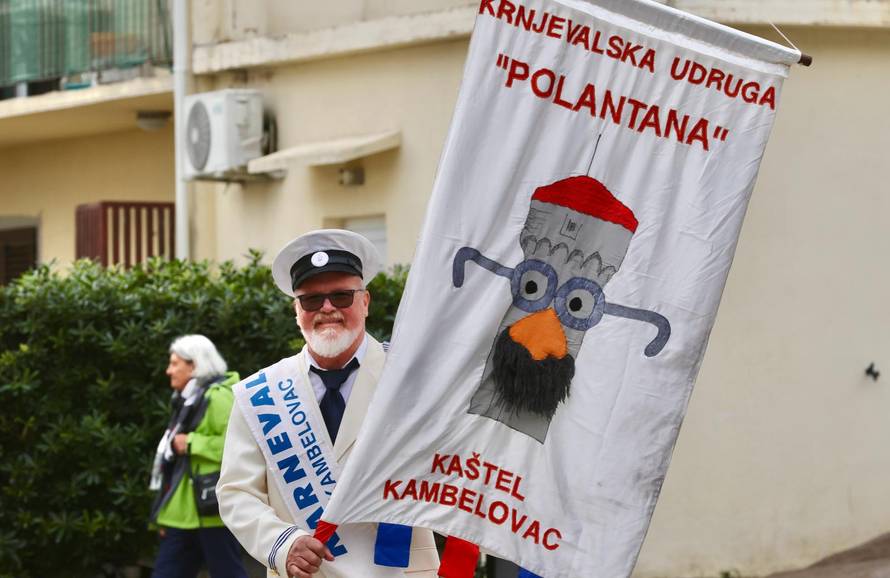 Kaštel Kambelovac: Održan Kambelovski krnjeval i zapaljen krnje “ Yugo”