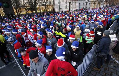 Ovogodišnji Zagreb Advent Run posvetili su udruzi žena oboljelih od raka 'Nismo same'