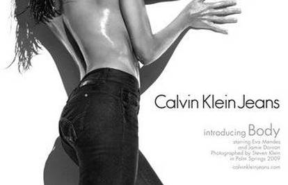Eva Mendes sva nauljena i u toplesu za Calvin Klein