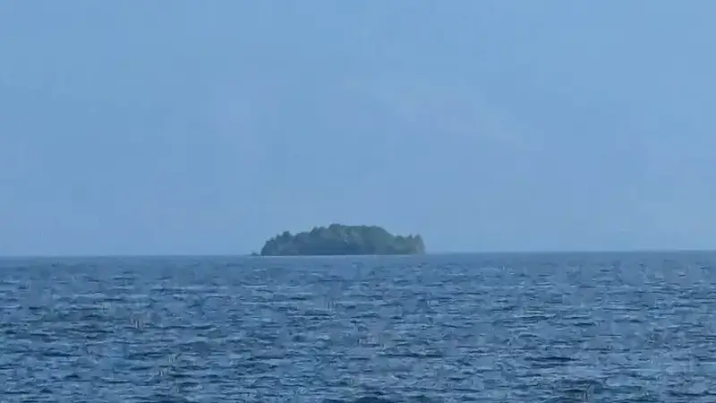 Otok veličine nogometnog igrališta misteriozno se pojavio na jezeru - a zatim nestao!