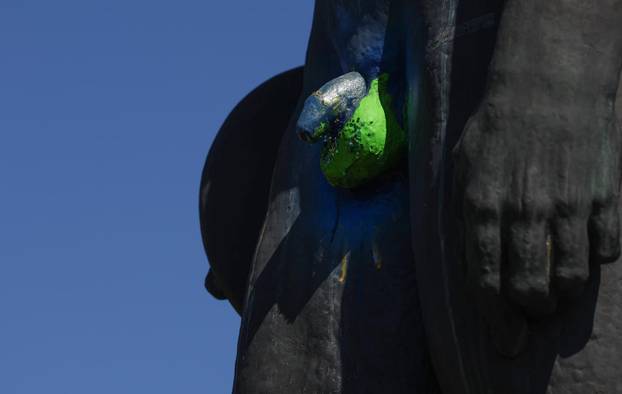 Zagreb: Na Uskrs osvanuli pofarbani testisi Bacača diska 