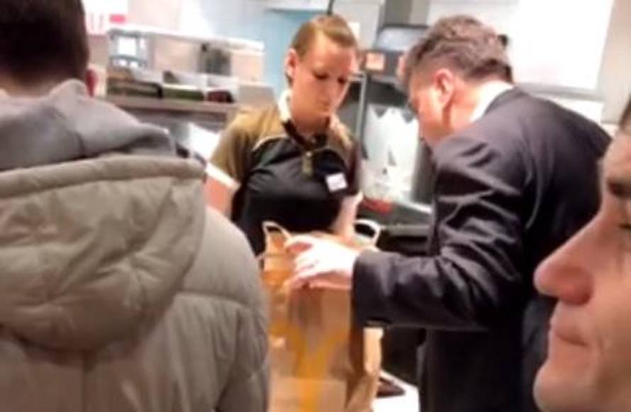 McPlenky: Rođenje male Mile premijer proslavio uz fast food