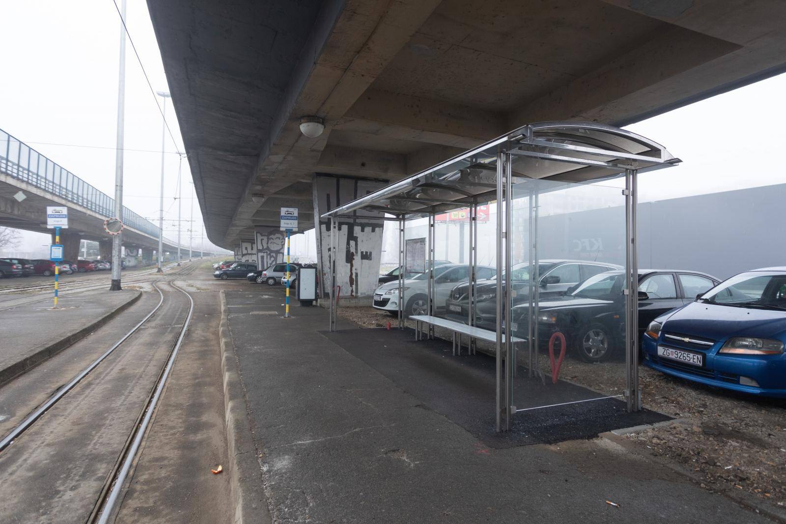 Zagreb: Nadstrešnica ispod nadvožnjaka na okretištu tramvaja u Zapruđu