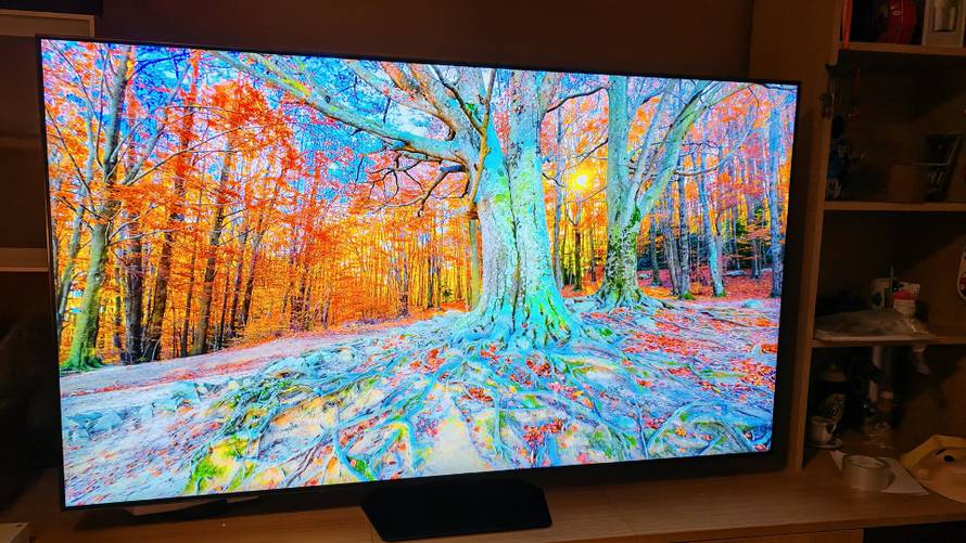Testirali smo Samsung QN90F: Moćan TV koji se ne boji svjetla