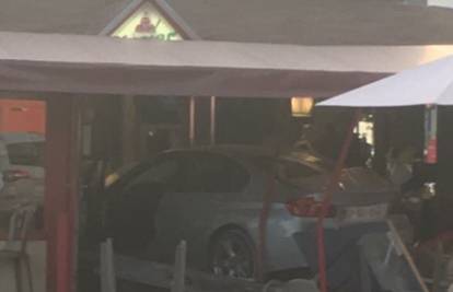 Autom se zaletio u restoran u Francuskoj, poginula djevojčica
