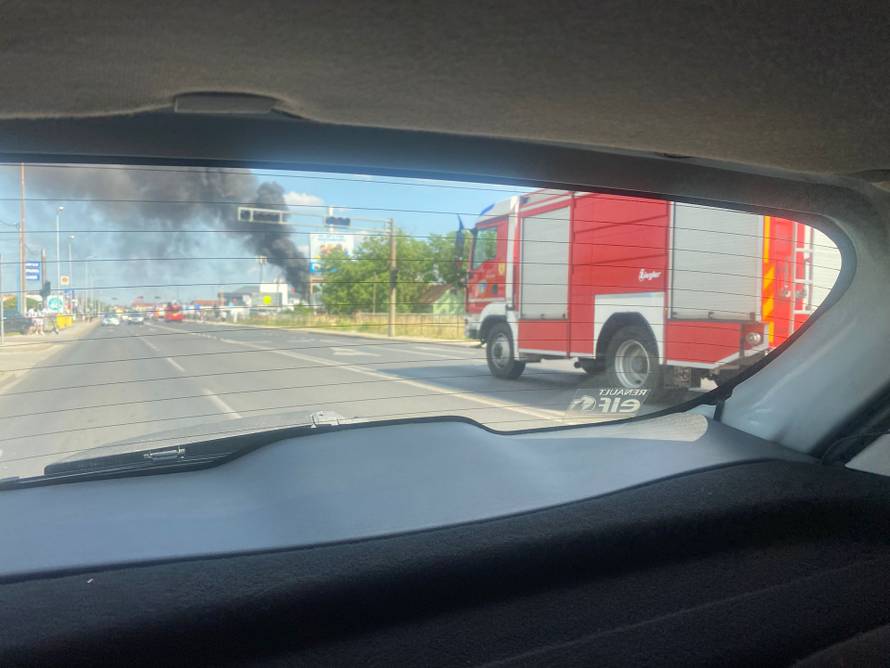 VIDEO Gusti dim nad Zagrebom: Zapalile se gume u teretani...
