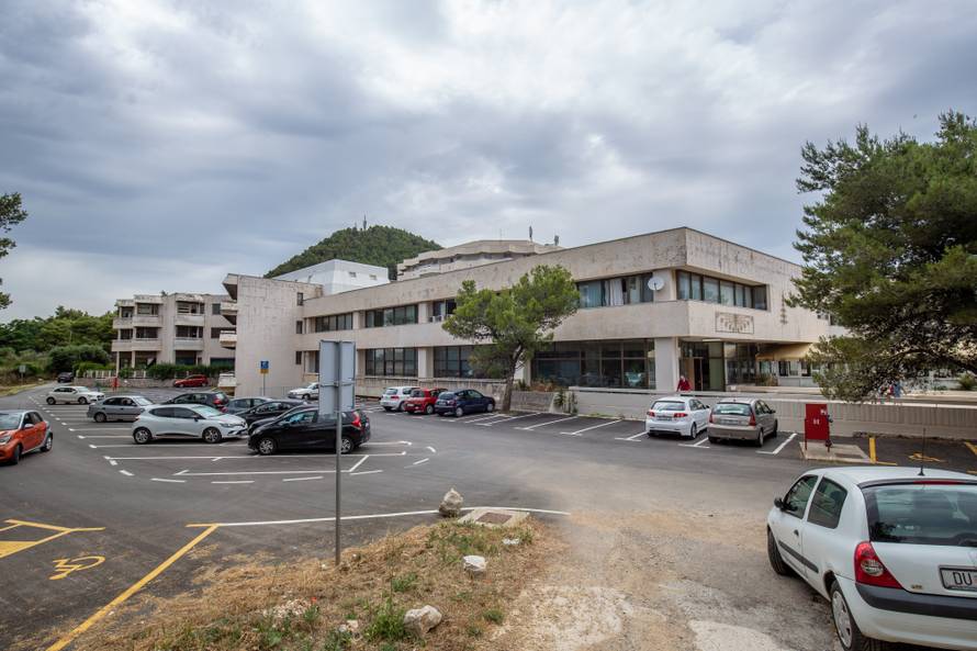 Odgađaju operacije: Gripa je, a i manjka  medicinskih sestara