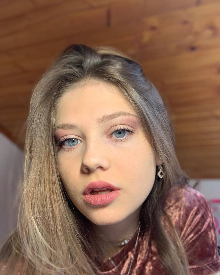 Mia Negovetić: 'Posvetit ću se karijeri, sada sam i zaljubljena'