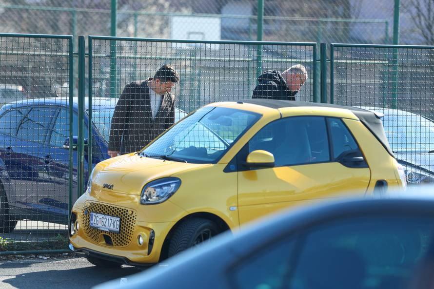 Zagreb: Policijski očevid u Dubravi gdje je jutros došlo do pucnjave