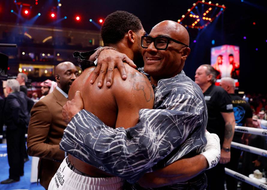 Anthony Joshua v Francis Ngannou