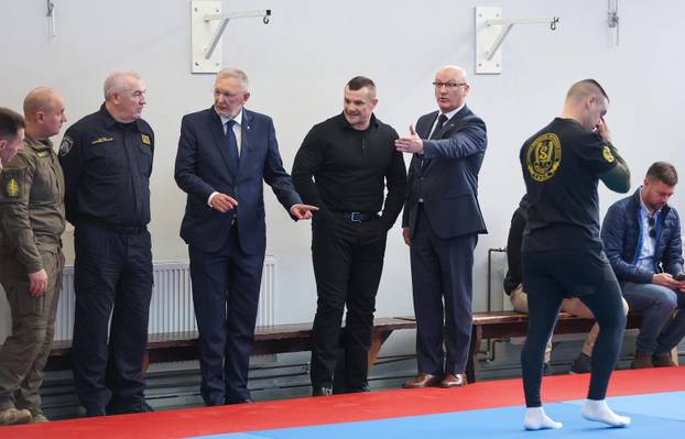 Zagreb: Ogledni trening Mirka Filipovića s pripadnicima specijalne i interventne policije