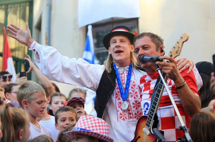 'Jučer je bilo predivno, i danas je divno, ljudi, nastavite slaviti'