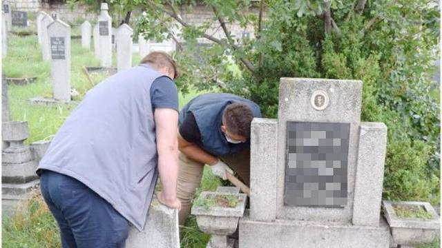 Bebu pokopali u tuđem grobu pa lagali da se nije ni rodila. U Splitu tražili rodiljnu naknadu