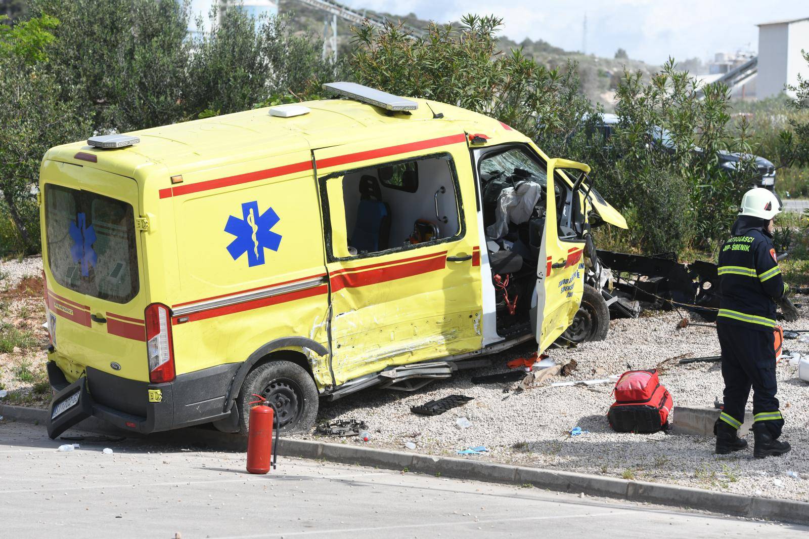 Šibenik: U prometnoj nesreći sudjelovalo nekoliko vozila i hitna pomoć