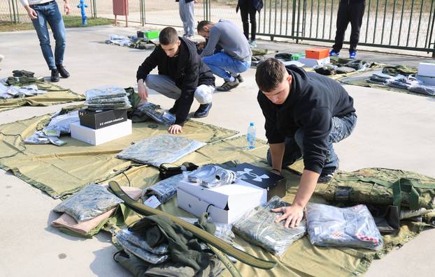 Ministar Anušić i general Kundid na prvom danu TVO-a na Slunju