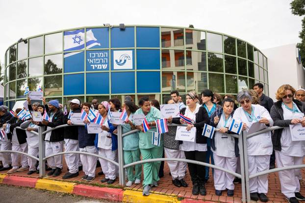 Hostages-prisoners swap deal between Hamas and Israel, in Be'er Ya'akov