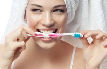 Neki ljudi ne peru zube, a drugi to rade nepravilno: 'Bakterije na zubima štete organizmu'