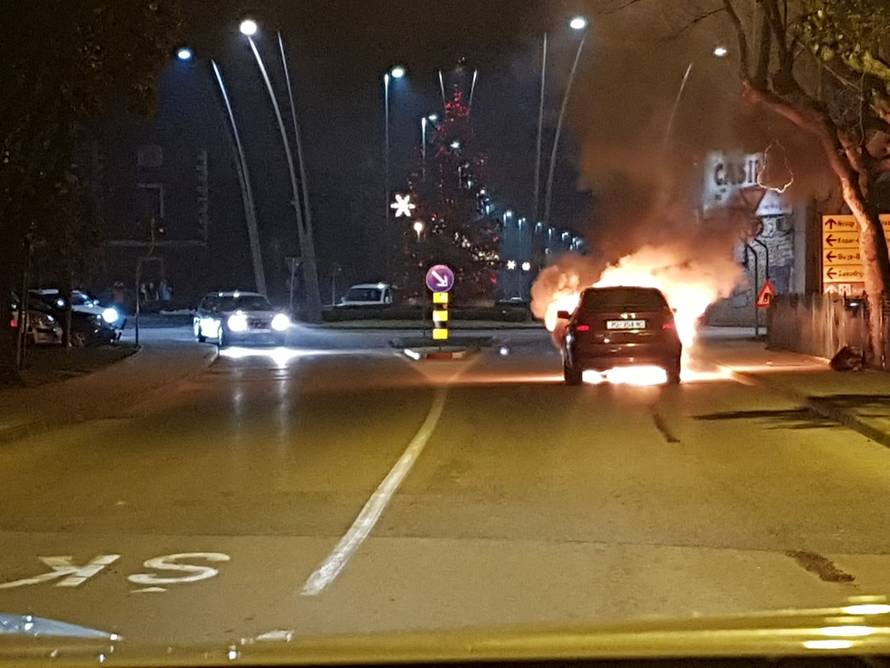 Buktinja u Umagu: 'Gorivo je curilo iz auta, a onda je planuo'