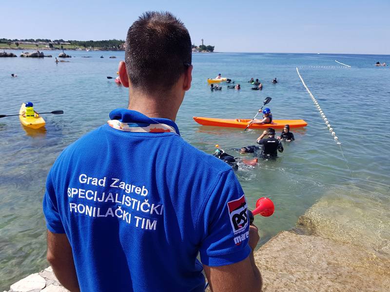 'Iznenadilo me što ljudi bacaju smeće u more. To smo očistili'