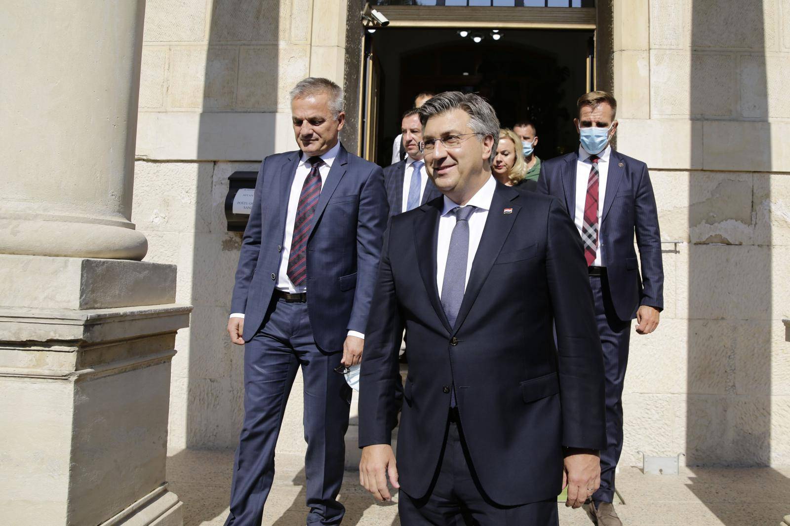 Premijer Plenković u Mostaru se sastao s biskupima Perićem i Palićem