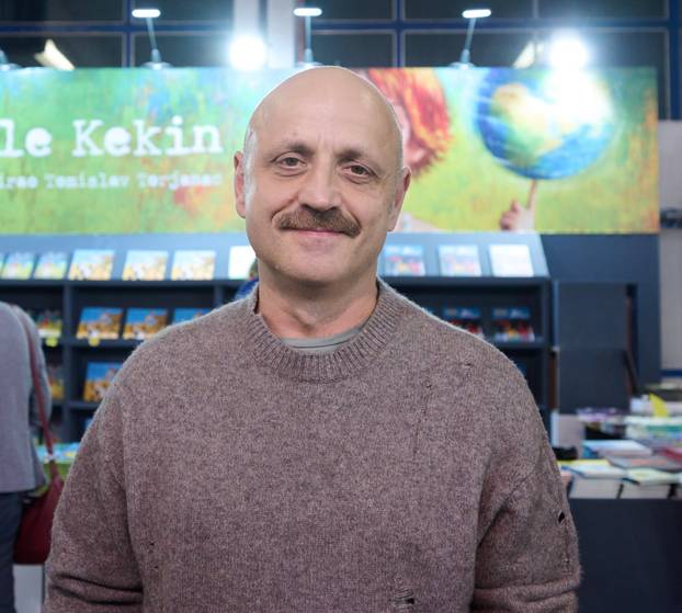 Na današnji dan 1971. rođen je glazbenik i tekstopisac Mile Kekin