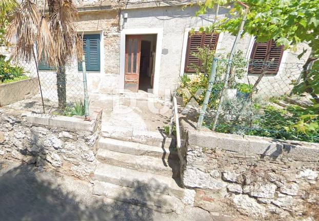 FOTO Ovaj stan u Rijeci prodaju za 35.000 €! Ima 36 m2, kažu - prilika je. Ali ima jedan problem