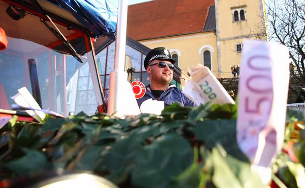 Samobor: Povorka mjesnih odbora i alegorijskih kola na Fašniku