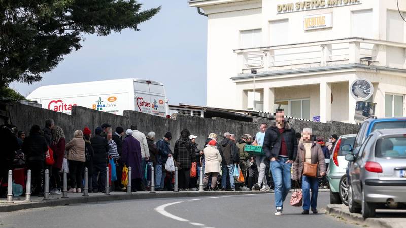 FOTO Veliki petak u pučkim kuhinjama: 'Na Svetom Duhu imamo spremnih 750 obroka'
