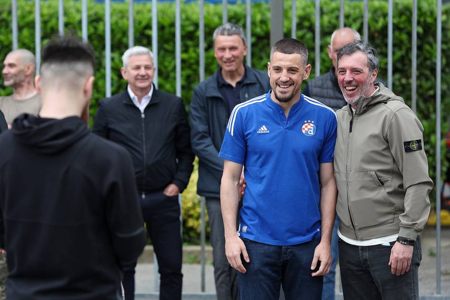 Zagreb: Položeni vijenci povodom 13. svibnja 1990. godine i nikad odigrane utakmice Dinamo - Crvena Zvezda