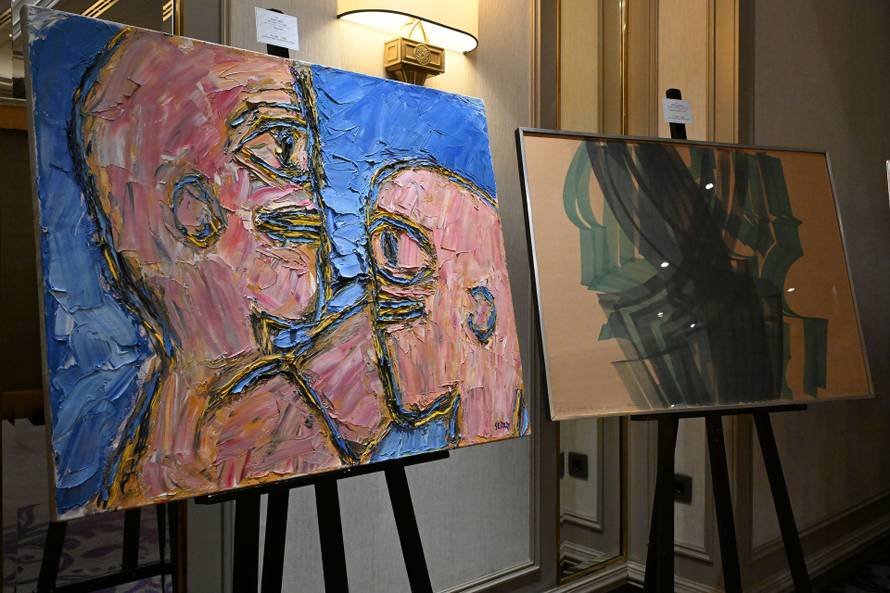 Zagreb: U Hotelu Sheraton izložena su razna umjetnička djela uoči Zimske aukcije aukcijske kuće Artmark Croatia