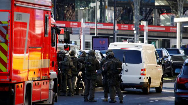 Train station in German city of Cologne closed after hostage-taking