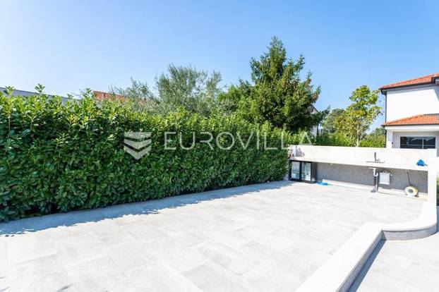 FOTO Vila Duje Ćalete-Cara i dalje na prodaju. Pogledajte kako izgleda, pršti od luksuza