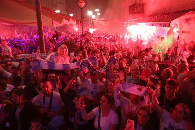 Rijeka: Navijači i Igrači Rijeke na Korzu slave osvajanje Hrvatskog nogometnog kupa