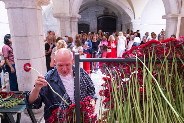 Dubrovnik: Saša Šekoranja otvorio izložbu svojih radova u atriju palače Sponza