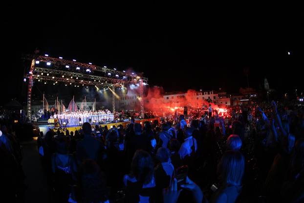 Vela Luka: Održan koncert "Trag u beskraju" posvećen Oliveru Dragojeviću