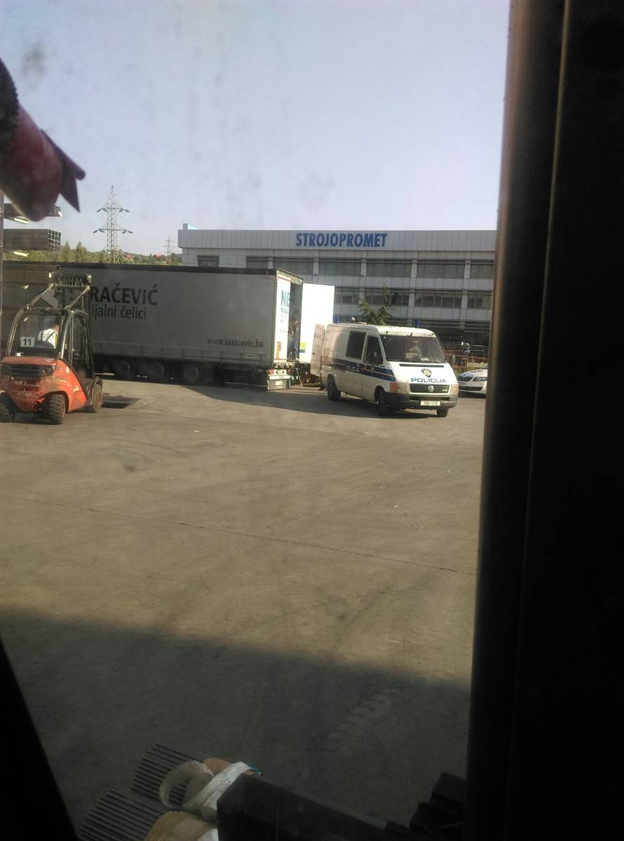 Sakrili mu se u kamion: Vozač otkrio migrante u Podsusedu