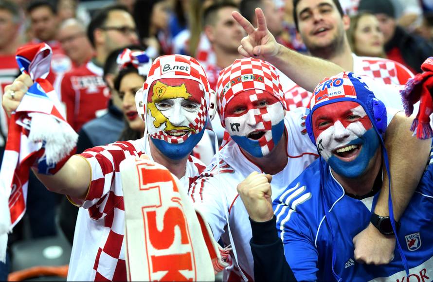 Ona je bila u svom điru: Curo, naši su Kauboji, ne Indijanci...