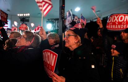 Amerikanci na izborima, ankete prednost daju republikancima