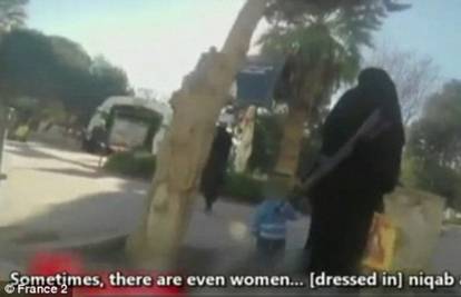 Život u ISIL-u: Žene djecu na igranje vode s kalašnjikovom